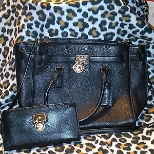 Micheal Kors purse with matching wallet